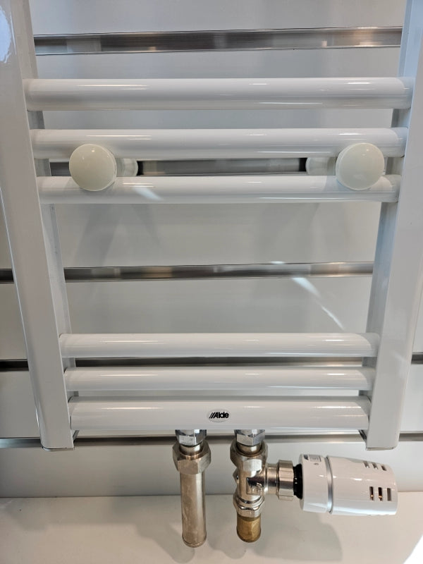 Alde radiator med domedekal i husbil
