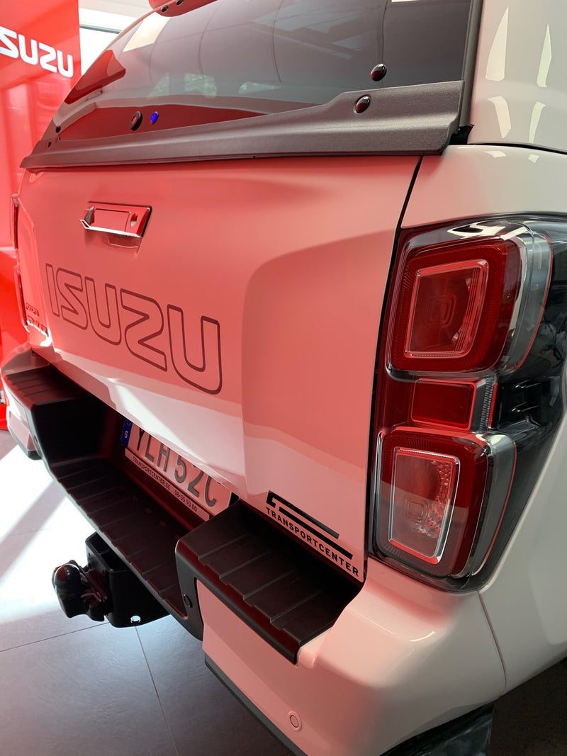 Fordonsmärkning med laminatdekaler på bil